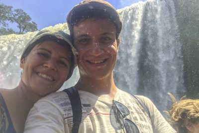 Zu zweit an den Iguazú-Wasserfällen